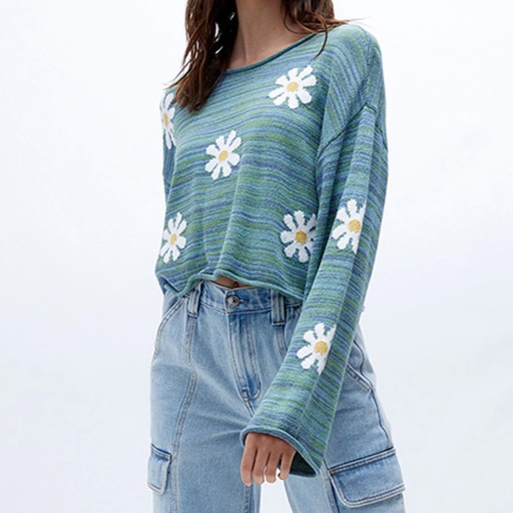 la hearts flower crop sweater